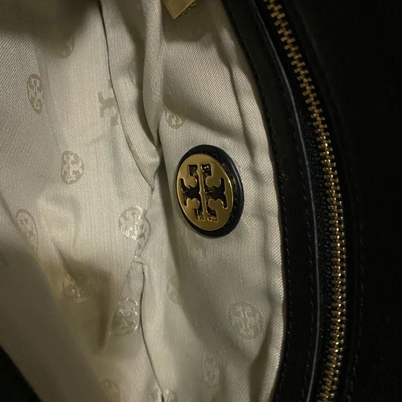 Authentic TORY BURCH Cross body - Picture 4 of 7